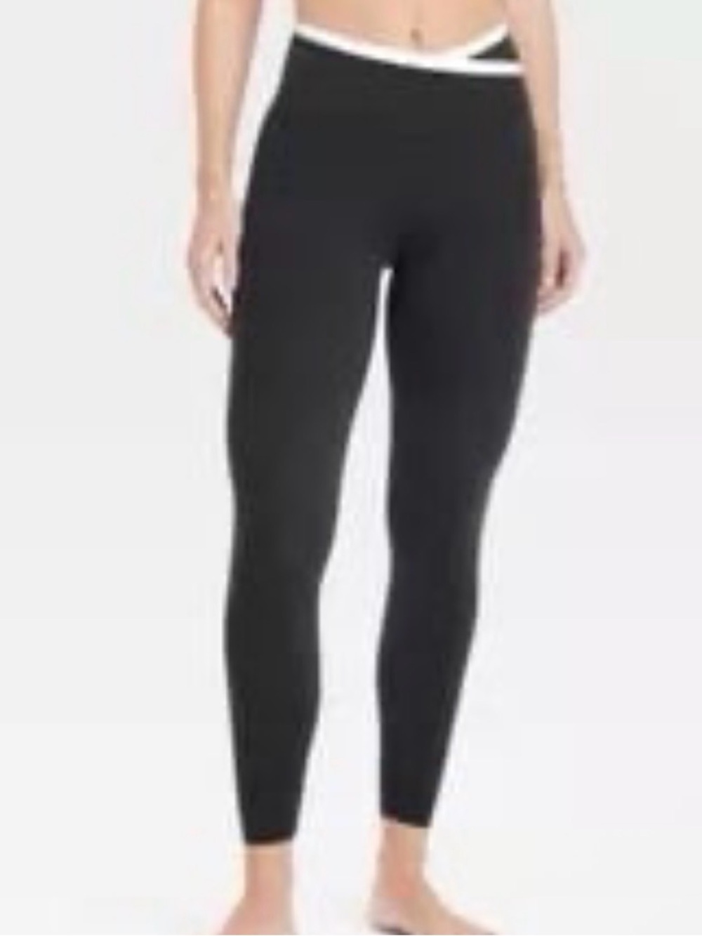 All In Motion Women's Everyday Soft High-Rise Piped V-Waistband 7/8 Leggings M